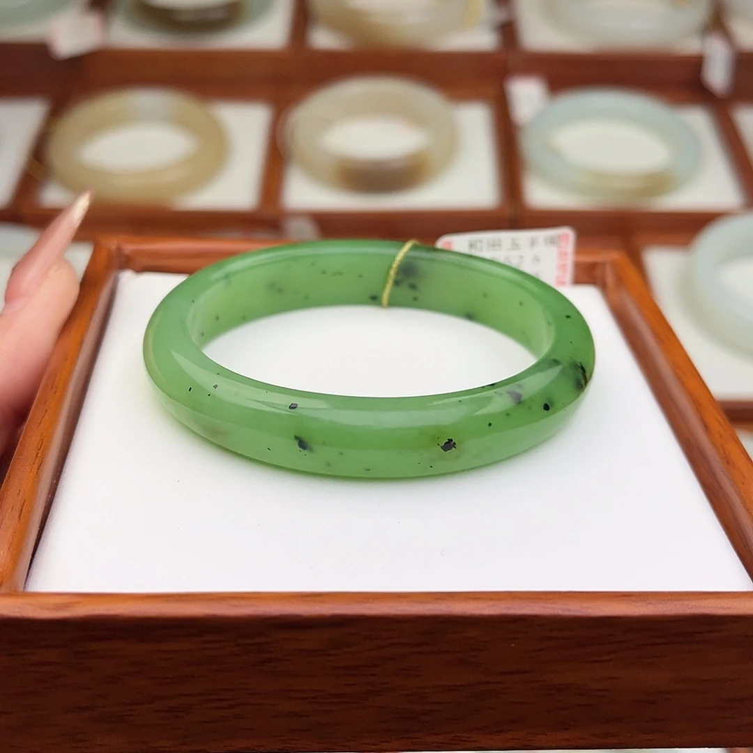 和田玉未镶嵌手镯52.6