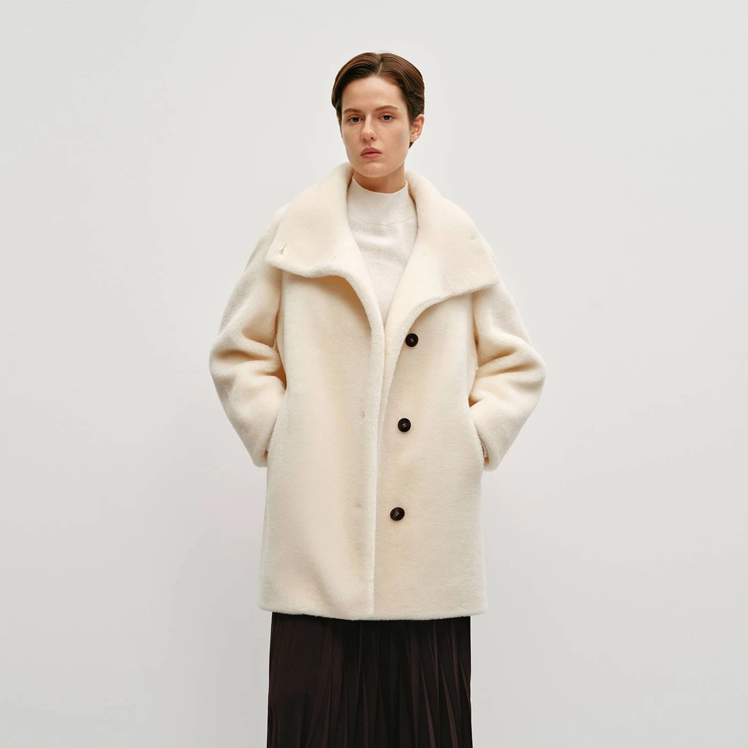 OVV秋冬新款女装毛绒感经典单排扣舒适保暖休闲大衣GWDAJ44113A