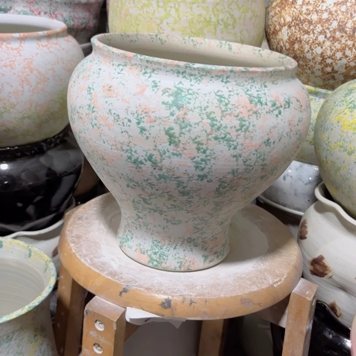 瓷片口19高23 满58给一只盆