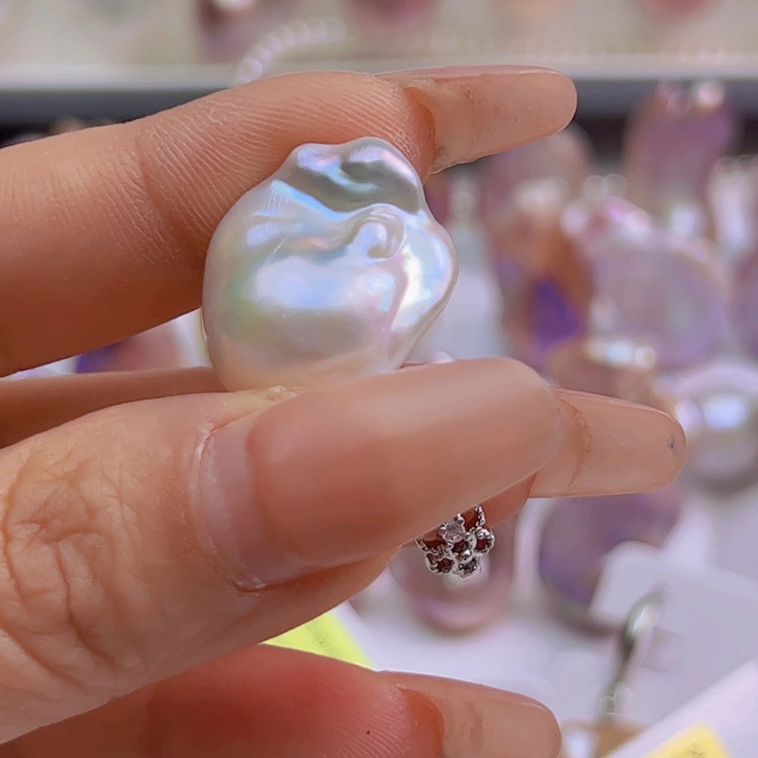 淡水珍珠吊坠(赠链)未镶嵌