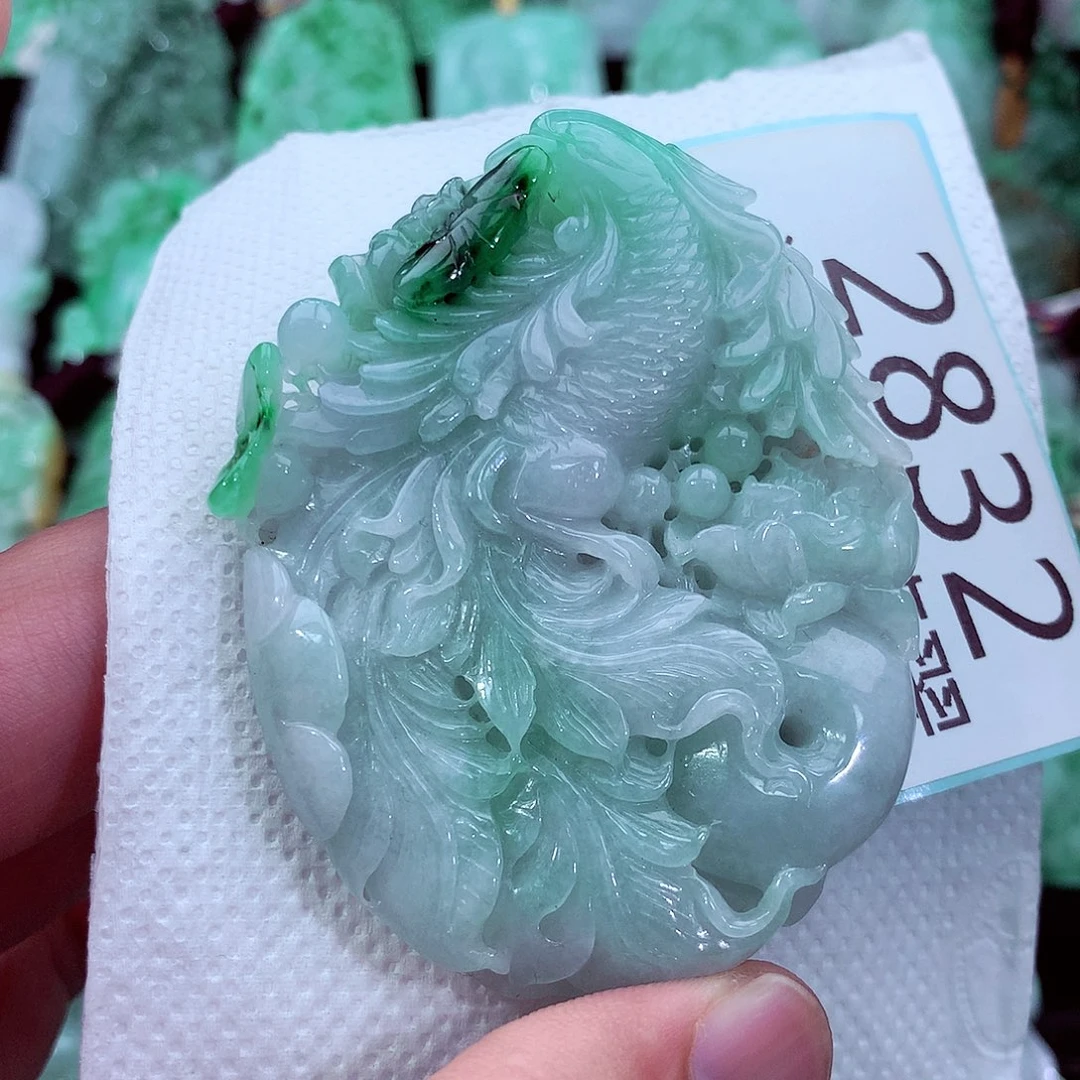 吊坠(不含链)未镶嵌翡翠