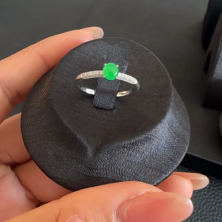 翡翠戒指18K金镶嵌蛋面L