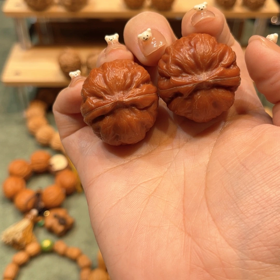 把件文玩核桃红皮磨盘石