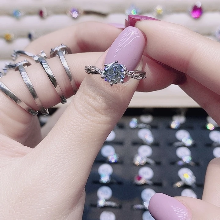 925银合成碳硅石诗诗六爪一克拉    15