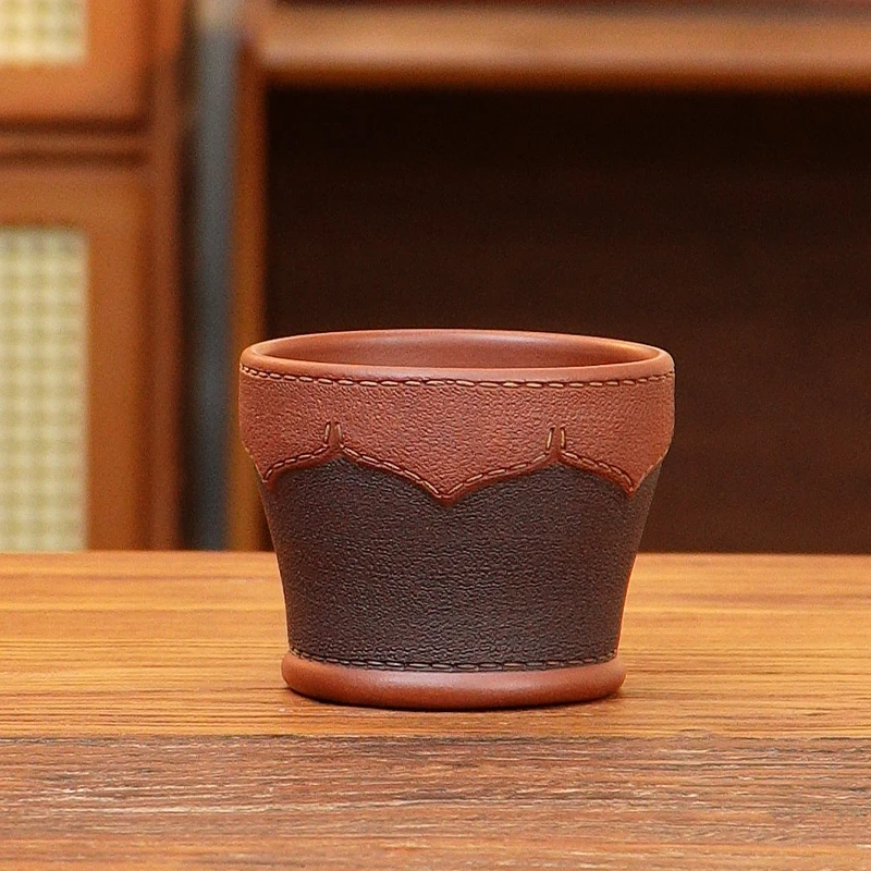 当代 943丨当紫砂遇上皮革丨皮革莲花杯：当代茶器的跨界合作新宠