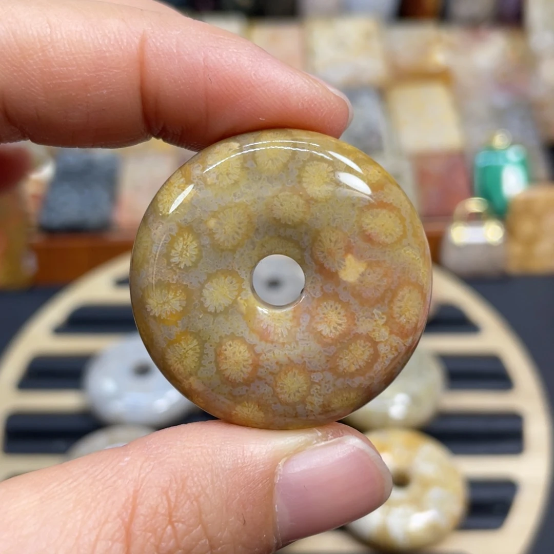 硅化玉未镶嵌颈饰k35