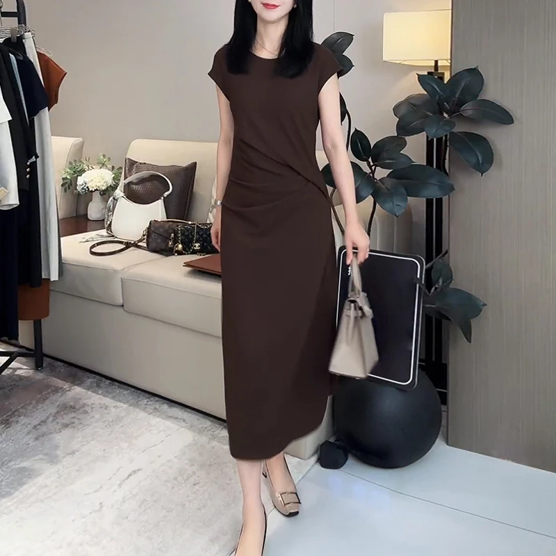 2025年夏季新款通勤法式连衣裙女简约显瘦设计感纯色圆领中长裙子