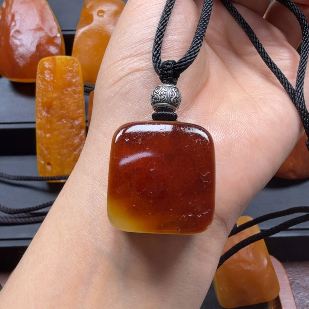 未镶嵌吊坠(赠链)琥珀