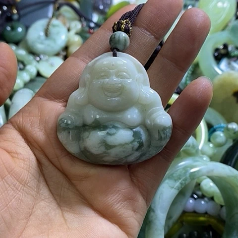 透闪石-蛇纹石玉颈饰未镶嵌