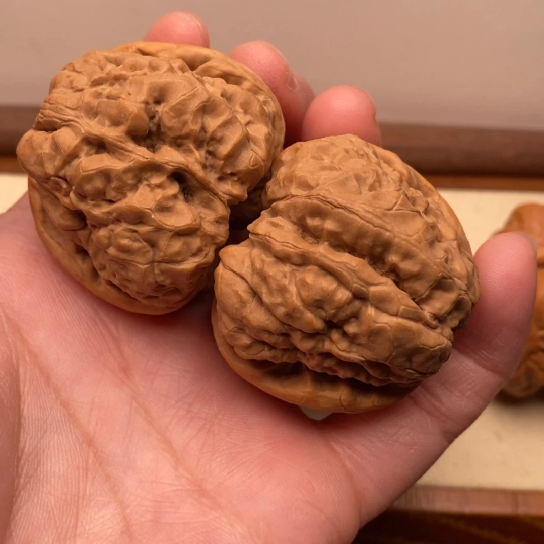 【闪购商品】把件文玩核桃边41左右