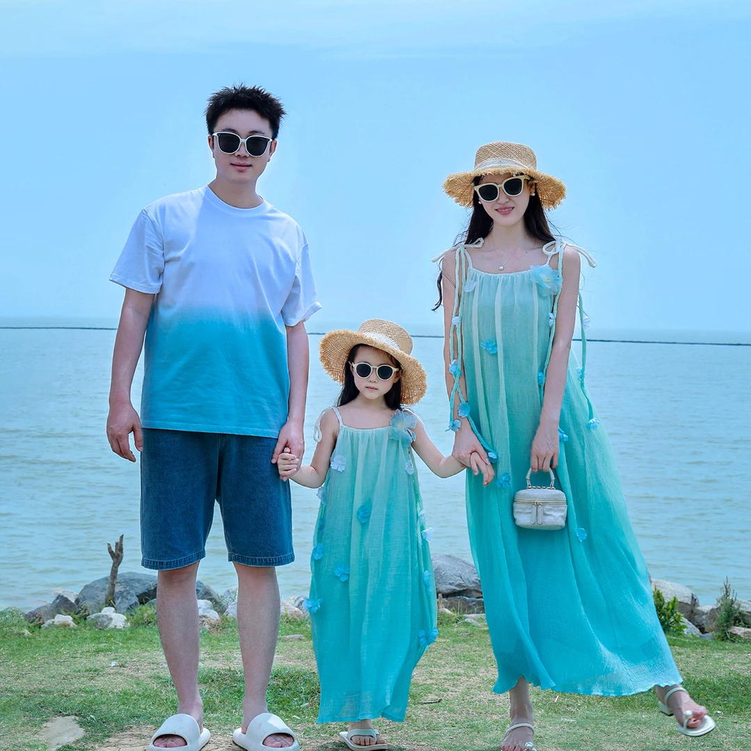 森系风亲子装母女款海边沙滩度假2025新款夏季一家三口母子吊带裙