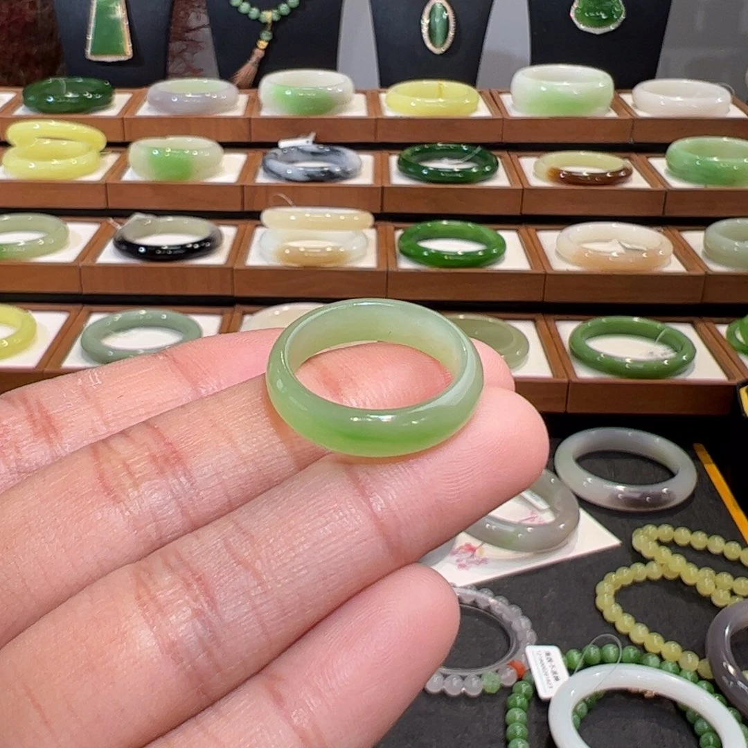 和田玉戒圈未镶嵌俄碧冰底苹果绿直径18