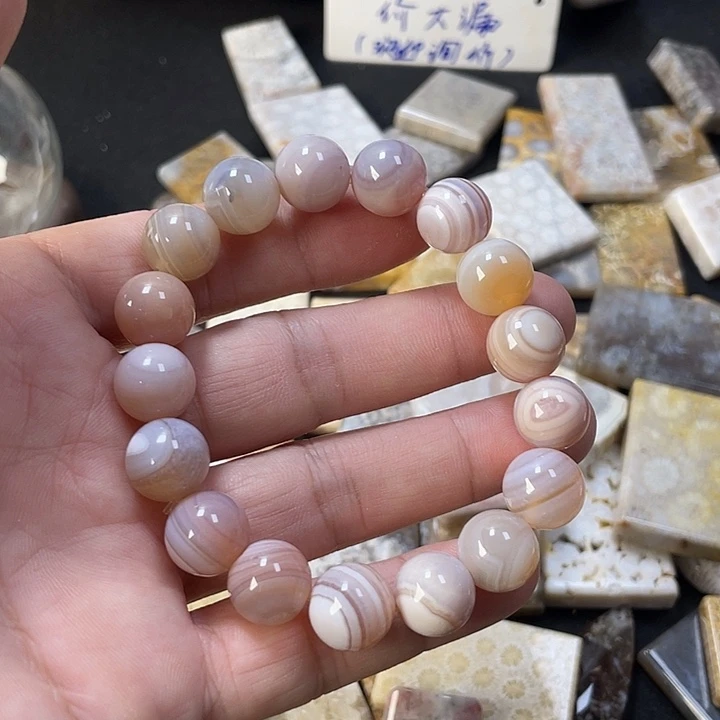 未镶嵌手链硅化珊瑚（珊瑚玉）