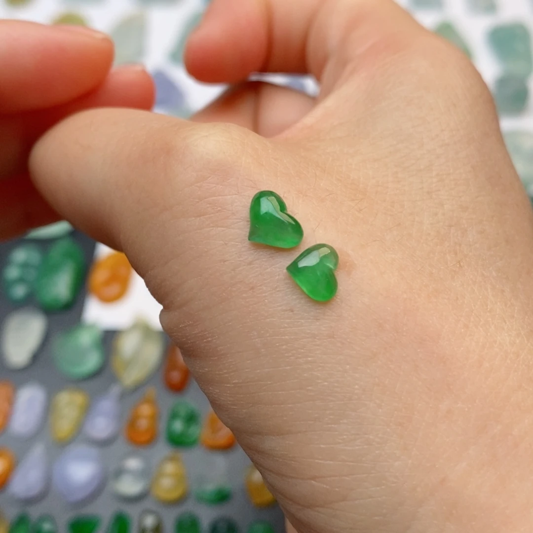 定制翡翠未镶嵌爱心