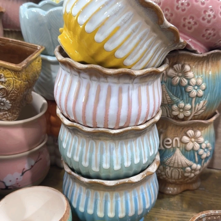 多肉绿植花盆凑9块包邮，有孔