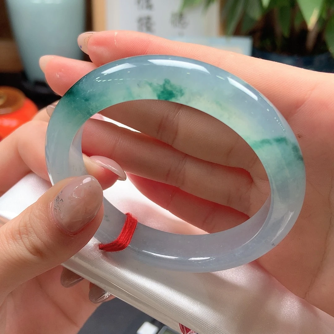 翡翠未镶嵌手镯冰蓝起光飘花43号