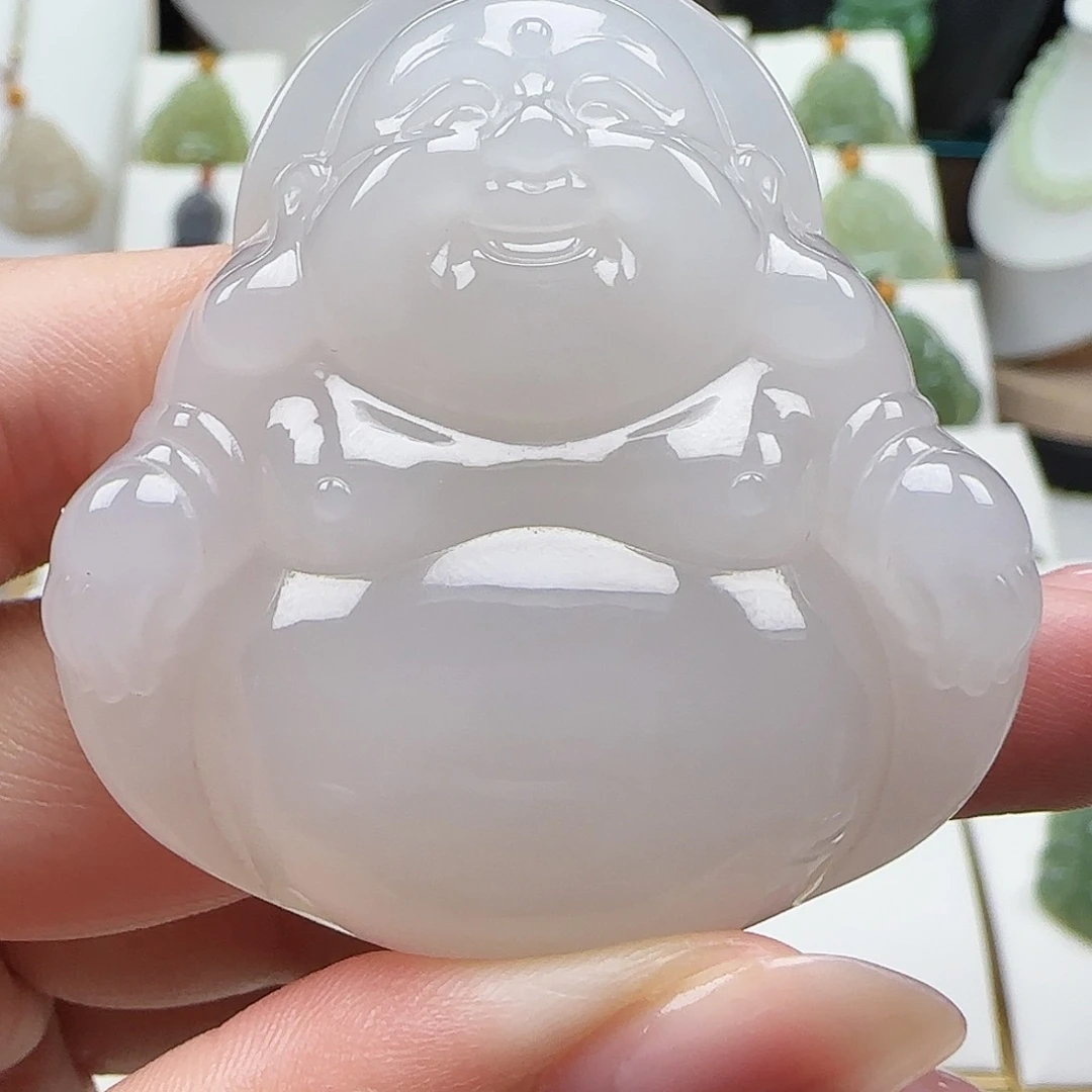 美***士和田玉足金镶嵌颈饰