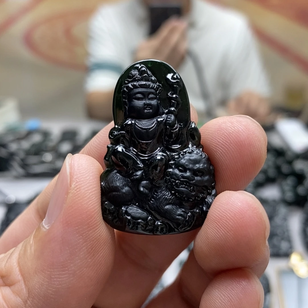 翡翠未镶嵌颈饰文殊