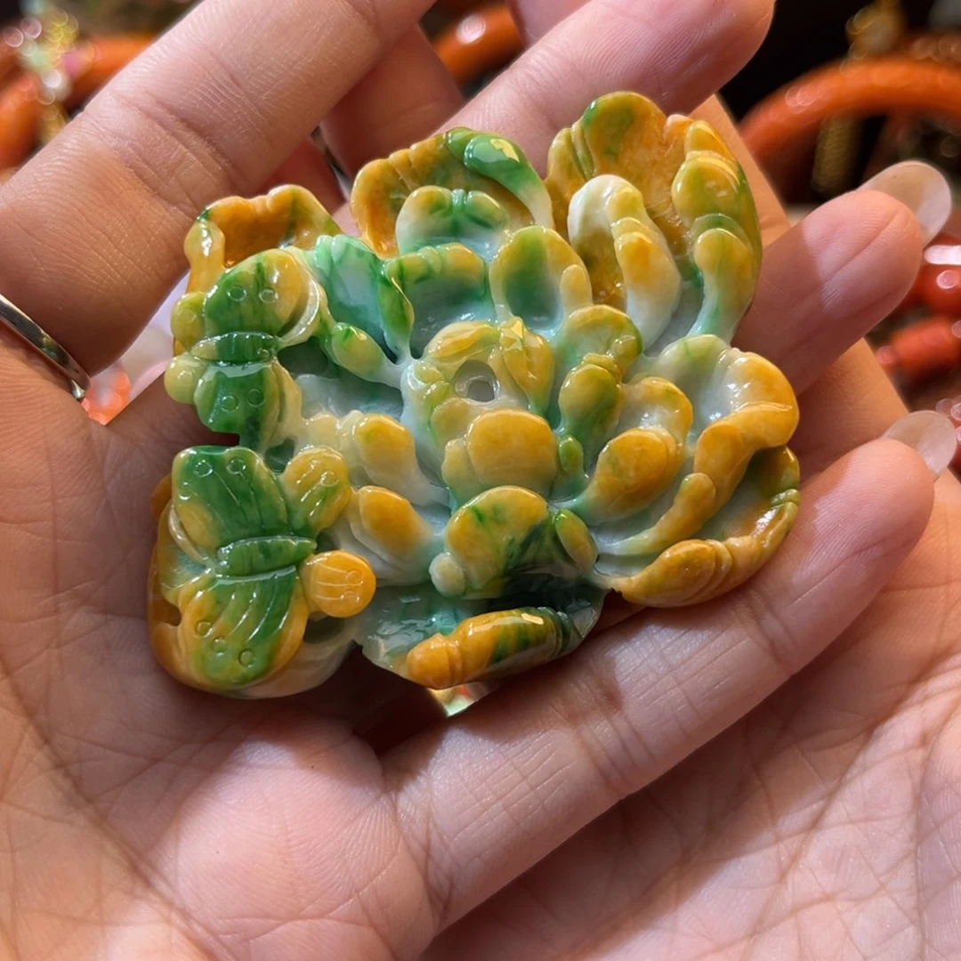 翡翠未镶嵌颈饰待编织