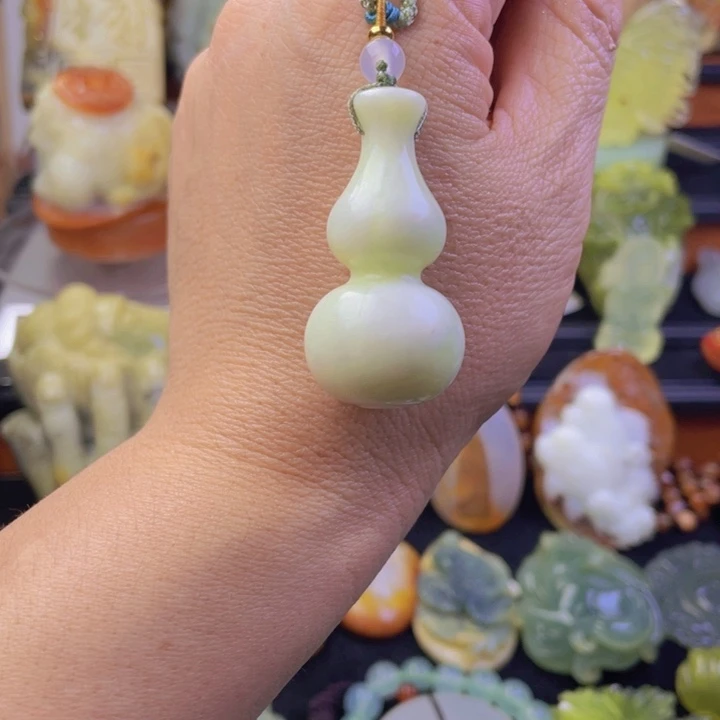 未镶嵌蛇纹石玉颈饰