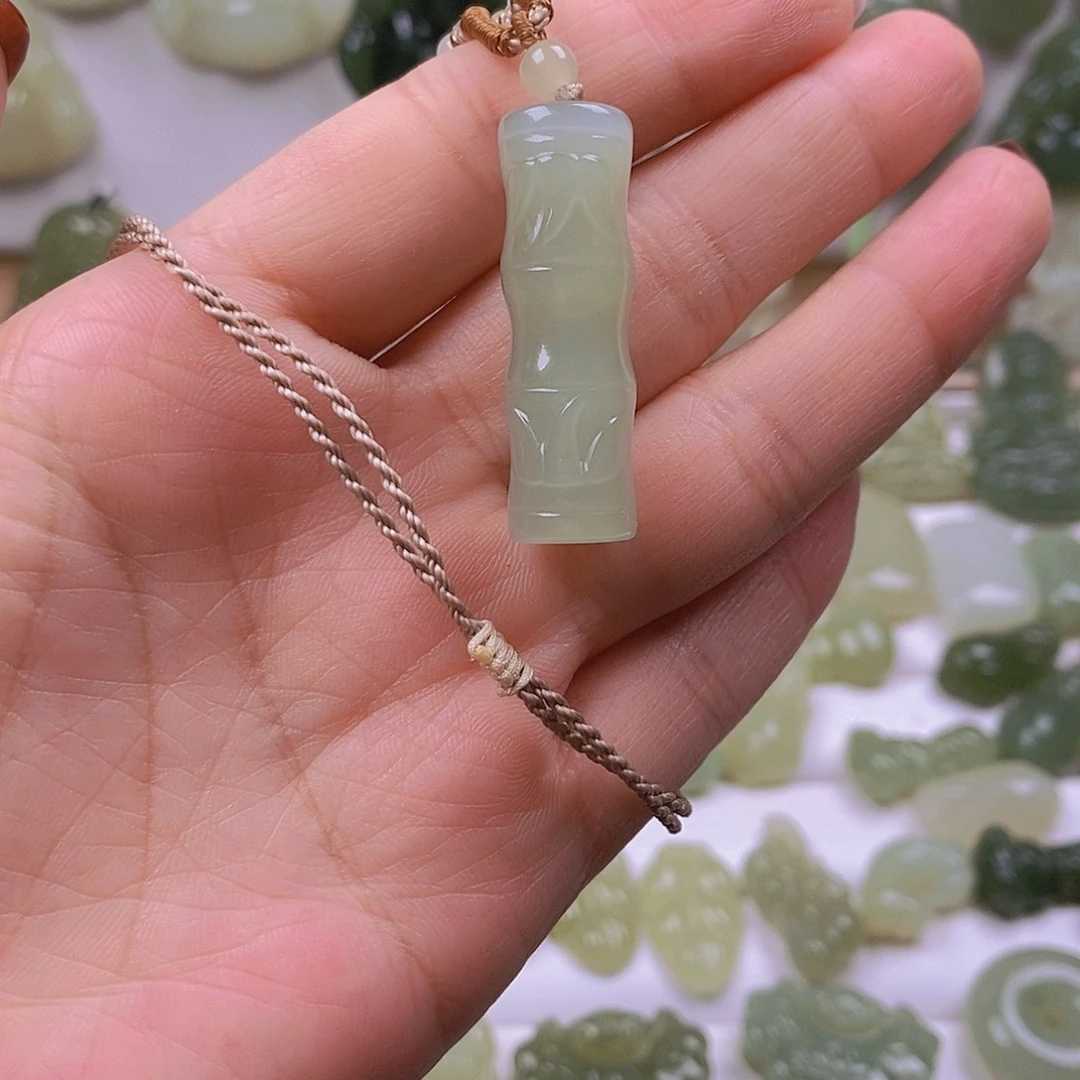 调***蝉和田玉未镶嵌颈饰