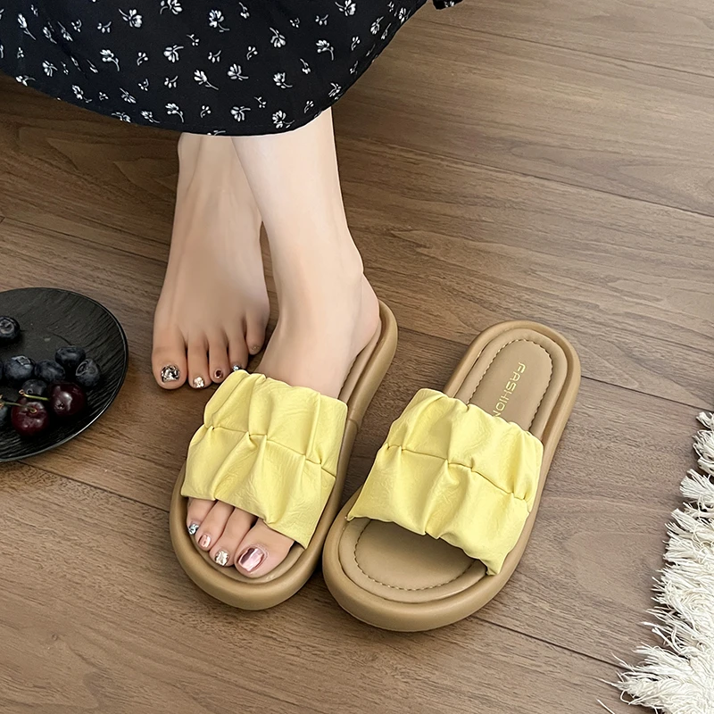 厚底拖鞋女2025新款外穿夏软底绝美凉拖沙滩小香风海边超火一字拖