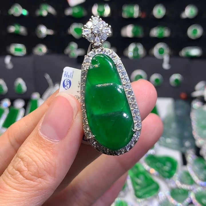 【闪购商品】翡翠颈饰银S925镶嵌天然翡翠