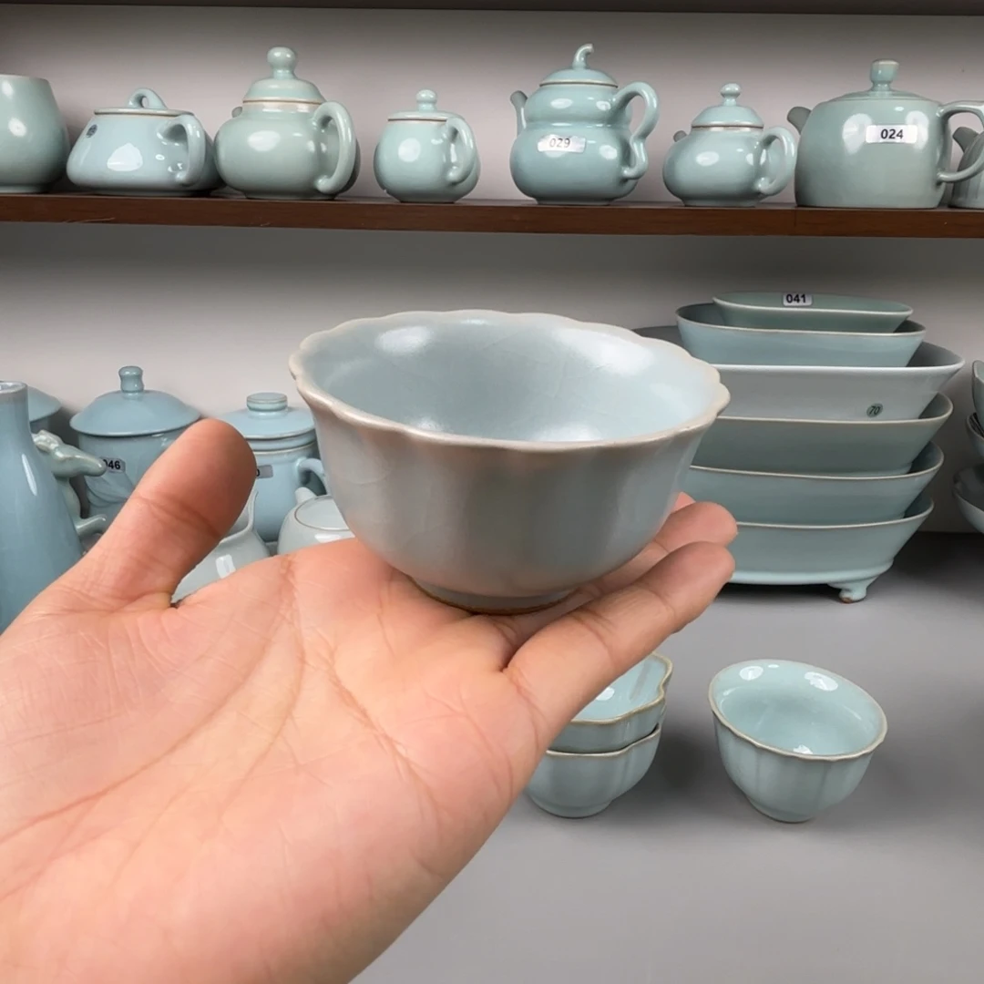 陶摆件汝瓷花口杯圈足烧仿古釉