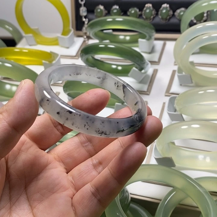 未镶嵌蛇纹石玉手镯