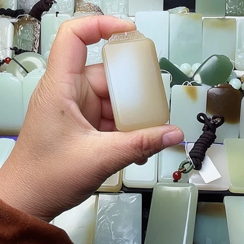 颈饰未镶嵌和田玉稳**浪