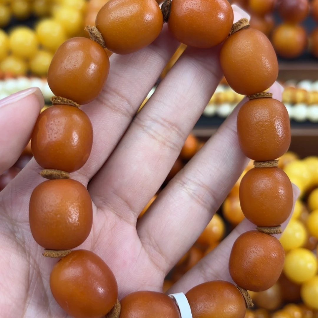 杨***～未镶嵌颈饰琥珀蜜蜡