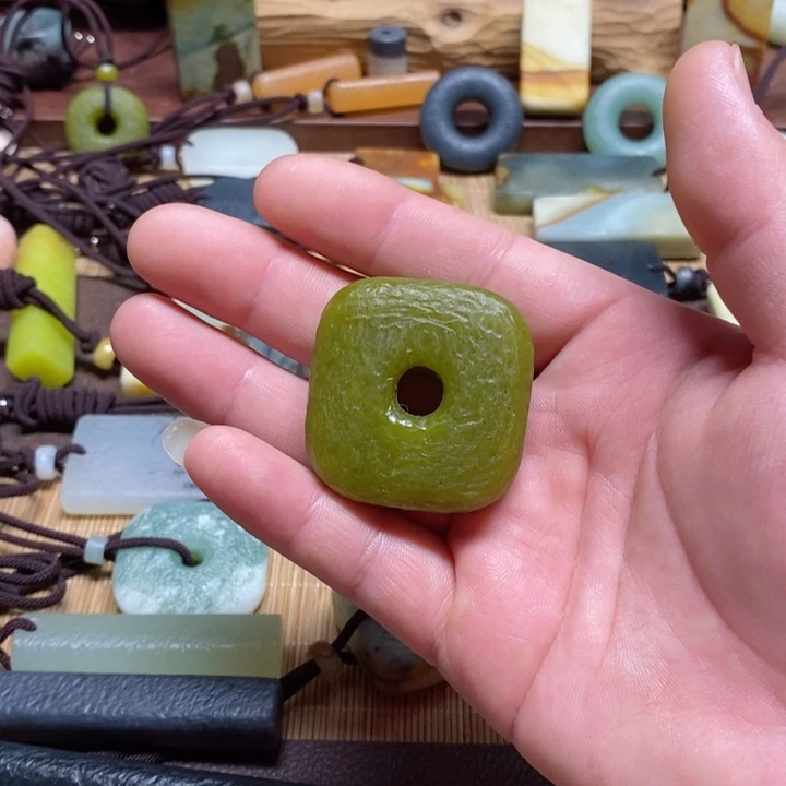 蛇纹石玉挂件未镶嵌晨*