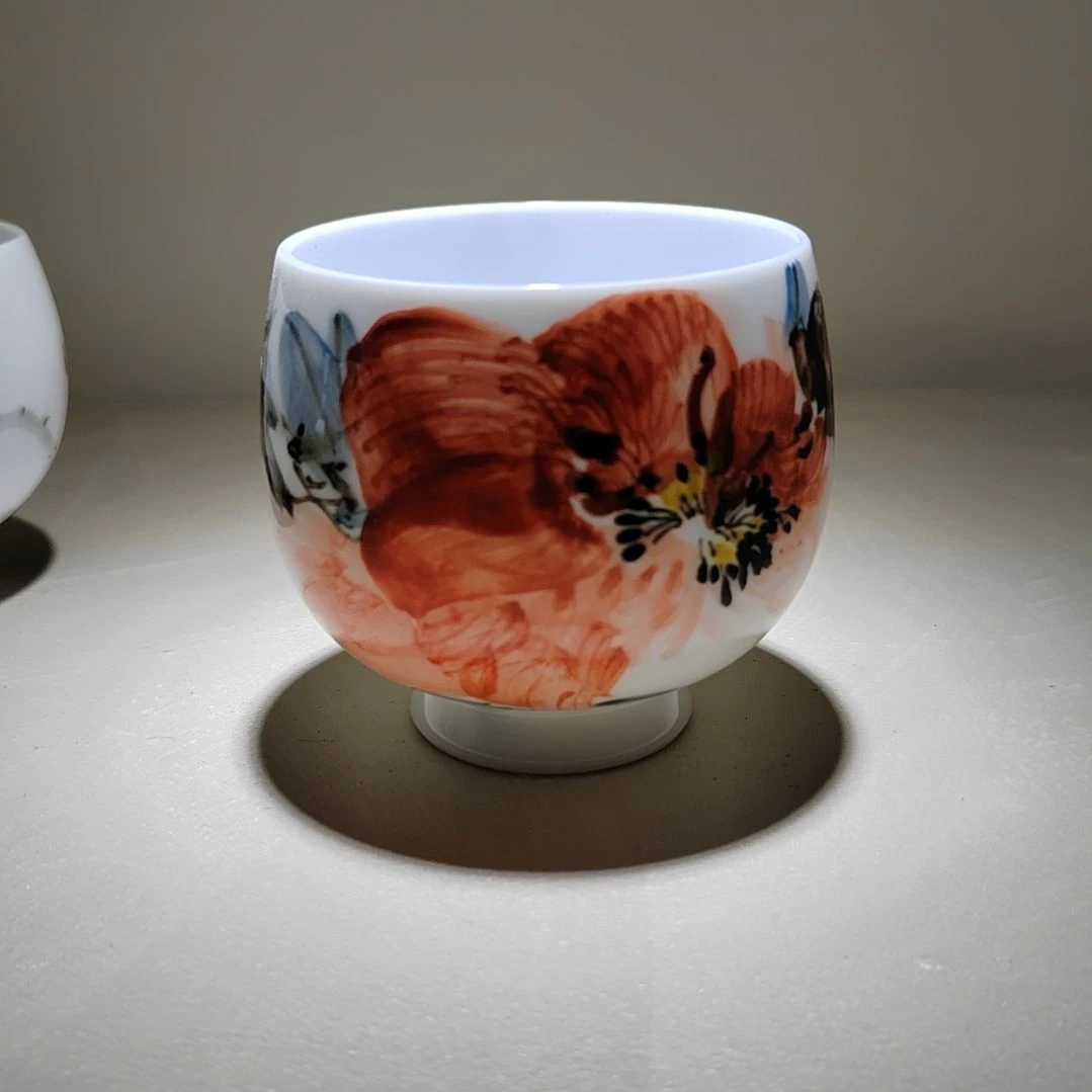 大师手绘的釉下彩主人杯