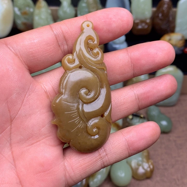 和田玉（糖玉）未镶嵌颈饰