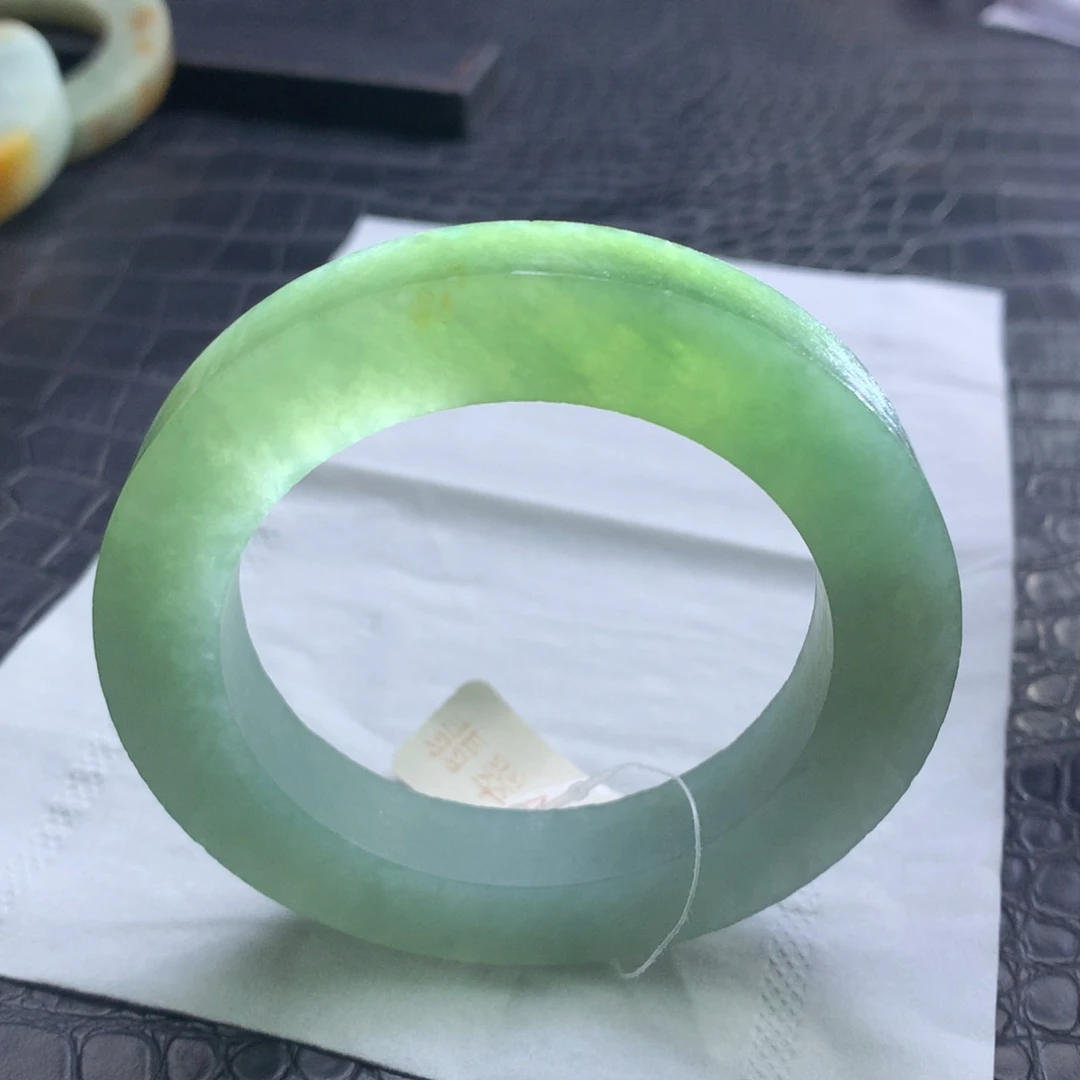 未镶嵌手镯定制翡翠