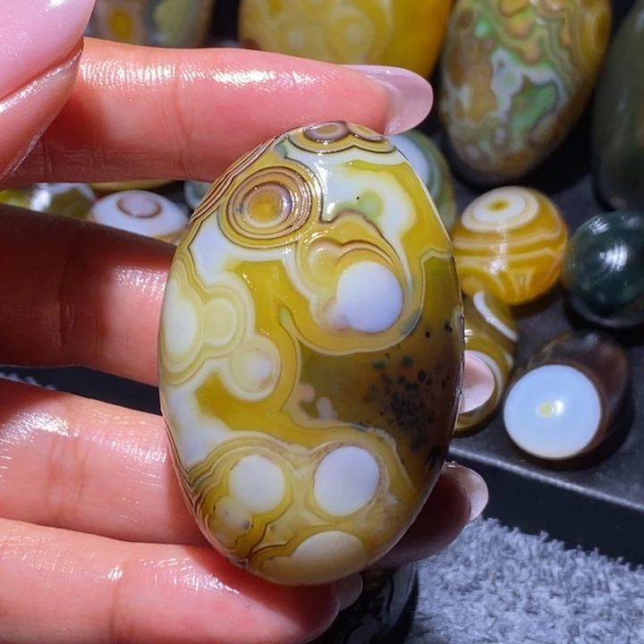 玛瑙/玉髓未镶嵌珠宝奇石65