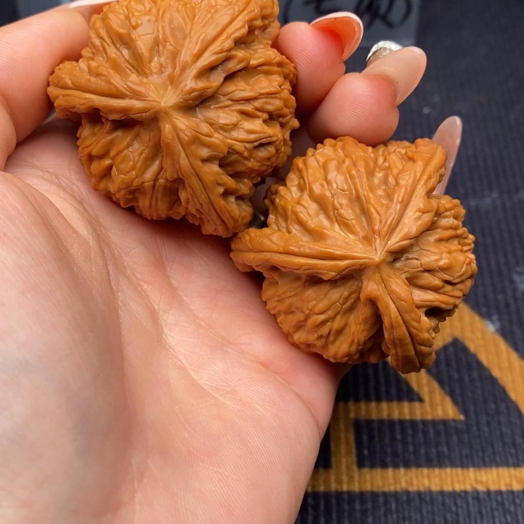 晓***馨吊坠文玩核桃白狮子