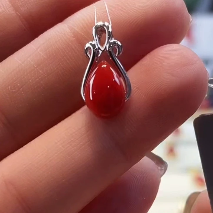 天然宝石红珊瑚吊坠