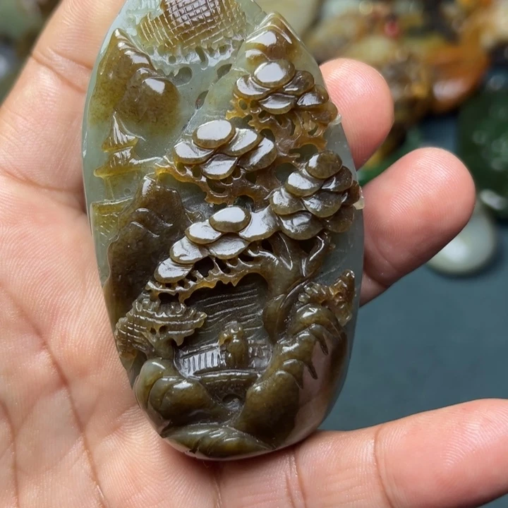 和田玉未镶嵌把件