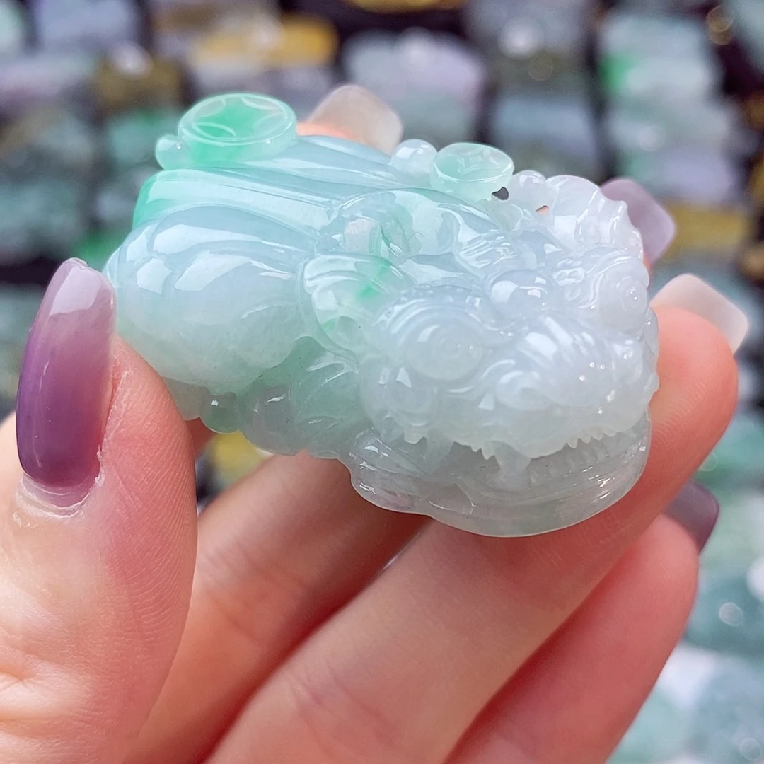 颈饰未镶嵌翡翠天然