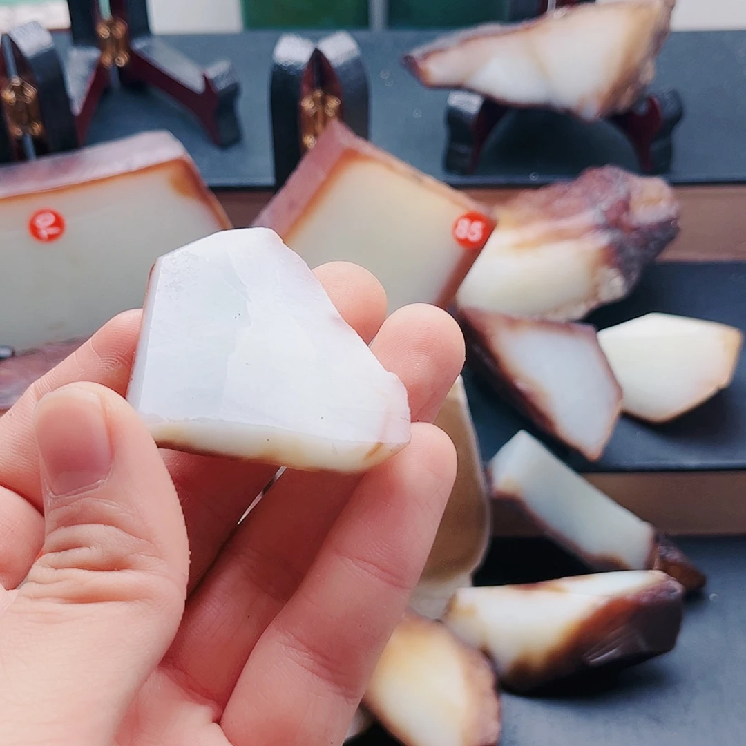 和田玉（糖玉）未镶嵌颈饰