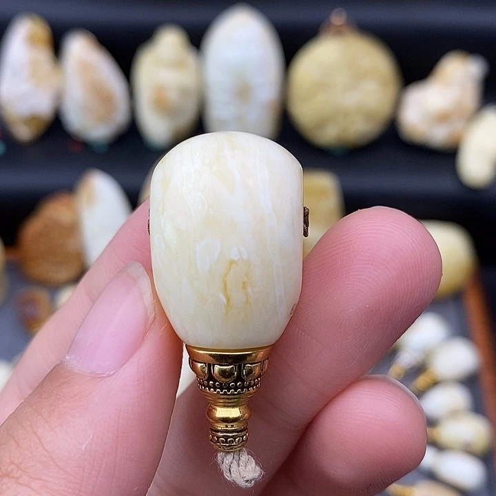 裸石琥珀未镶嵌16三通b260