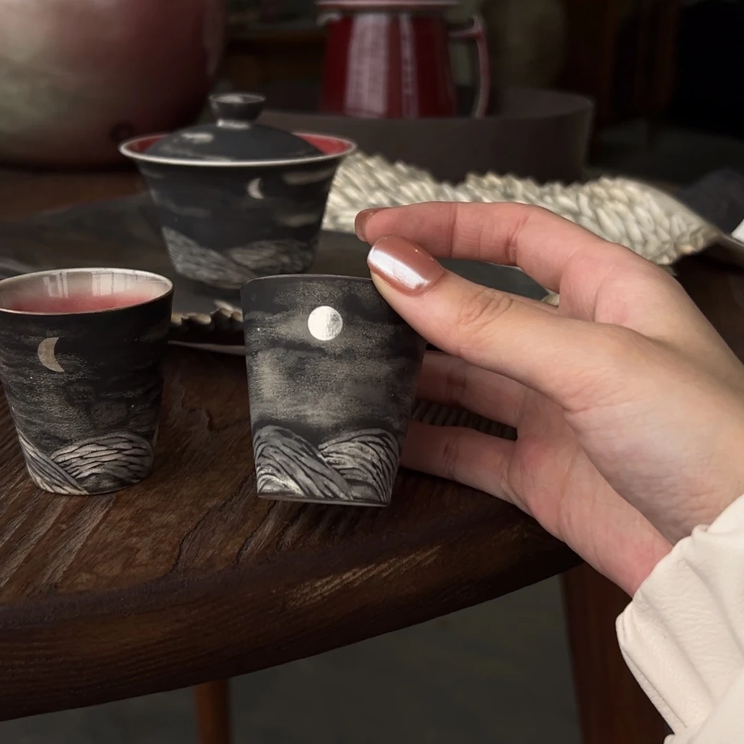 摆件陶瓷。           陶瓷。       