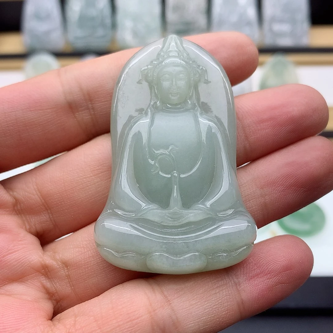 翡翠颈饰未镶嵌素衣观音