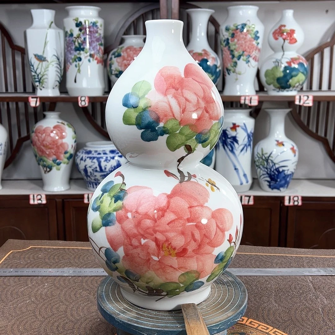 摆件景德镇陶瓷葫红牡花