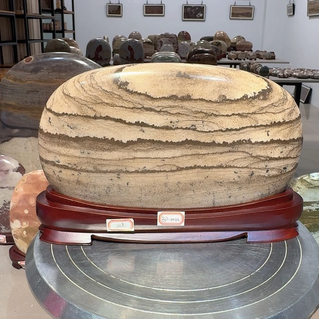 28×18×4长江画面石摆件