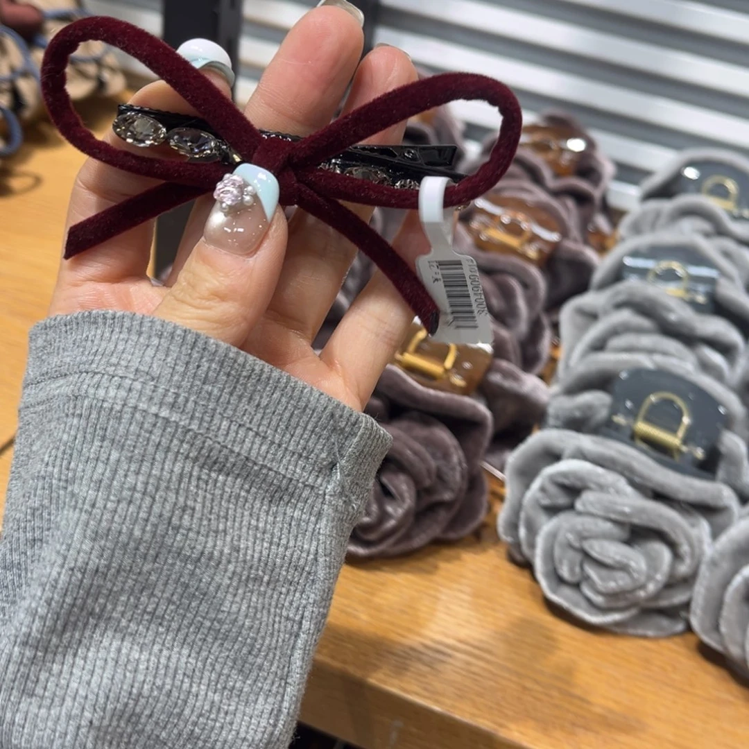 皮质非金属红色蝴蝶结压夹