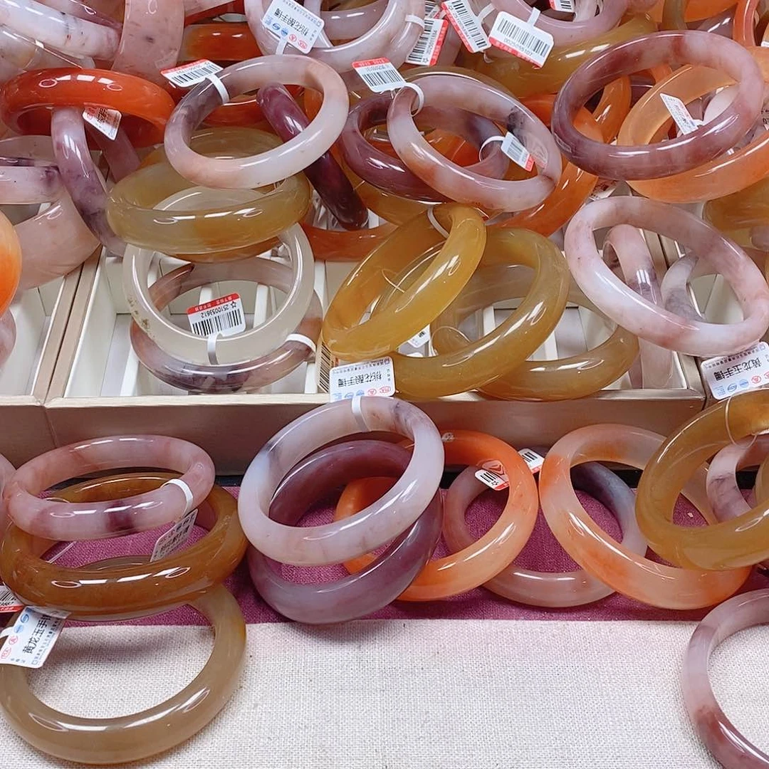 未镶嵌手镯石英质玉（金丝玉）