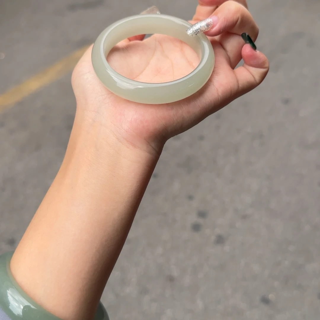 东陵石手镯未镶嵌