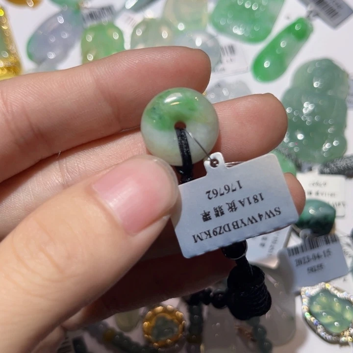 翡翠颈饰未镶嵌天然翡翠A货